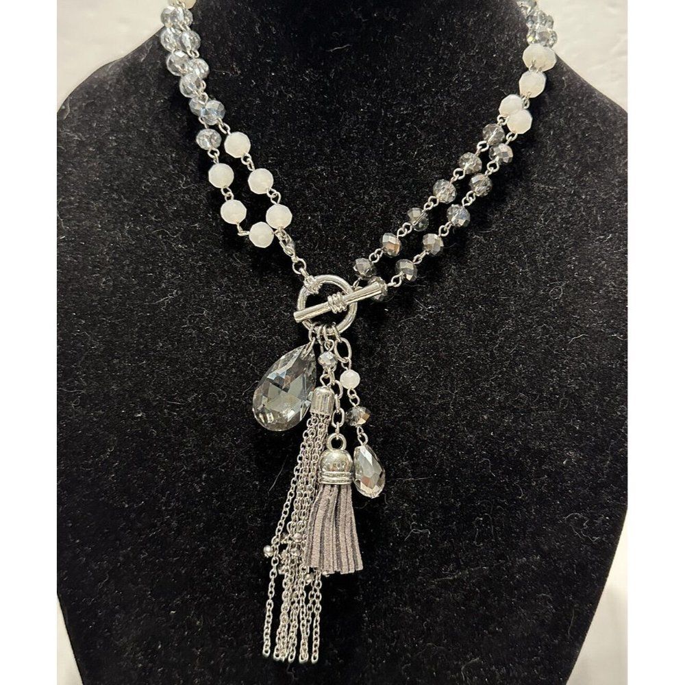 18” Multifaceted Lariat Mixed Media Necklace Statement Gray White Silver Leather